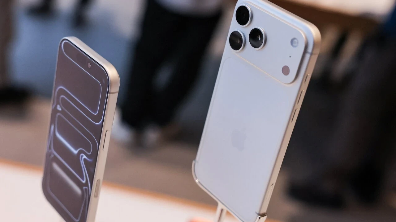 Apple CEO'su duyurdu: Artan maliyetler sonrası iPhone fiyatlarına zam yolda