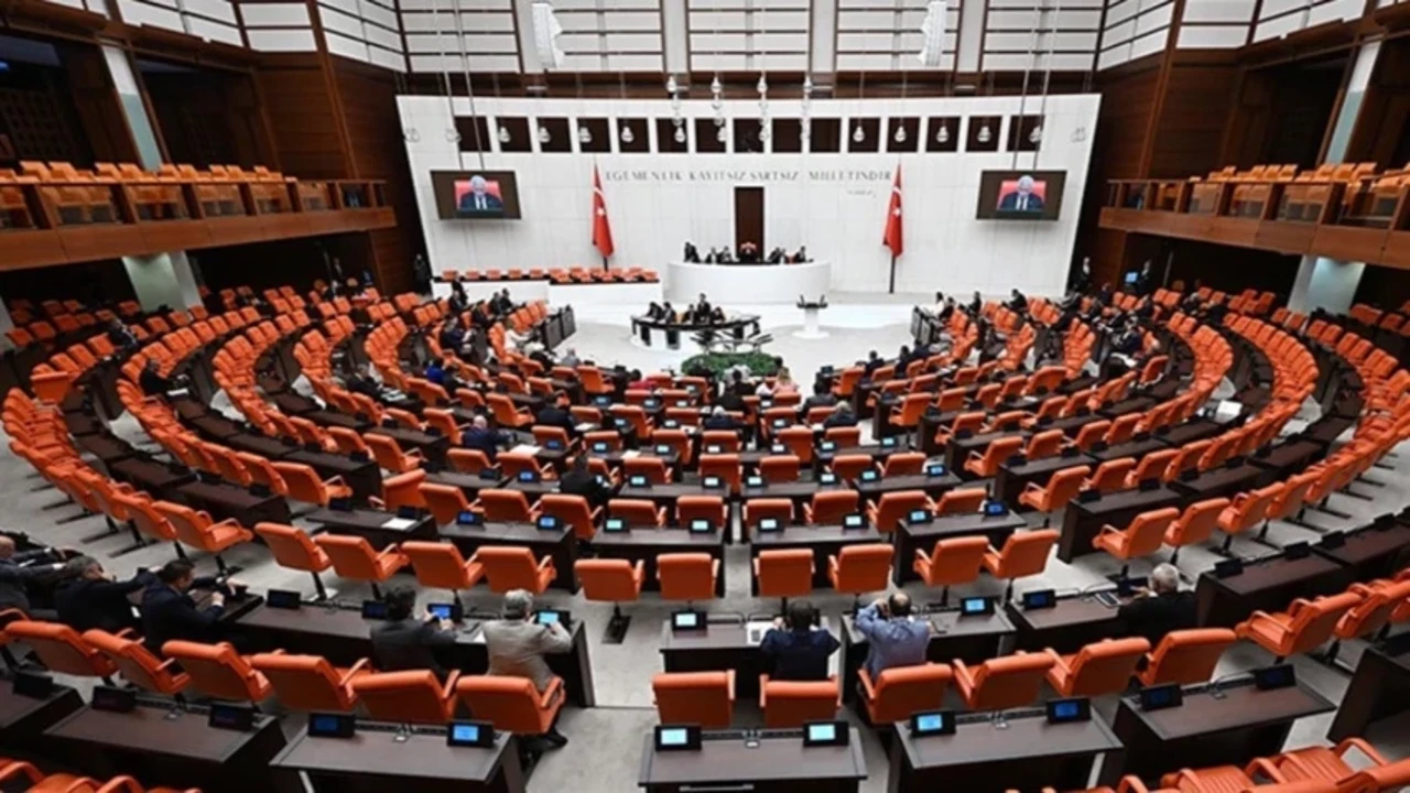 Meclis'ten geçti: Emniyet ve basına ilişkin yeni düzenlemeler!