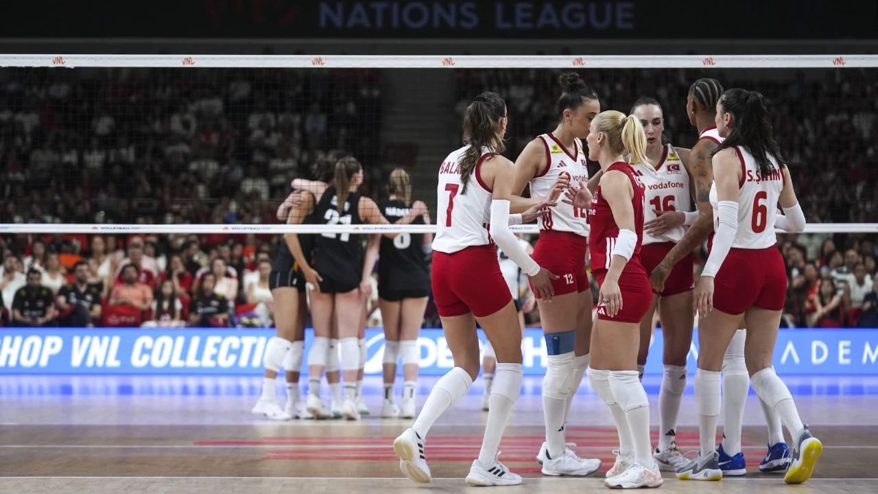 A Milli Kadın Voleybol Takımı, Ankara'da Belçika'yı 3-0 yendi