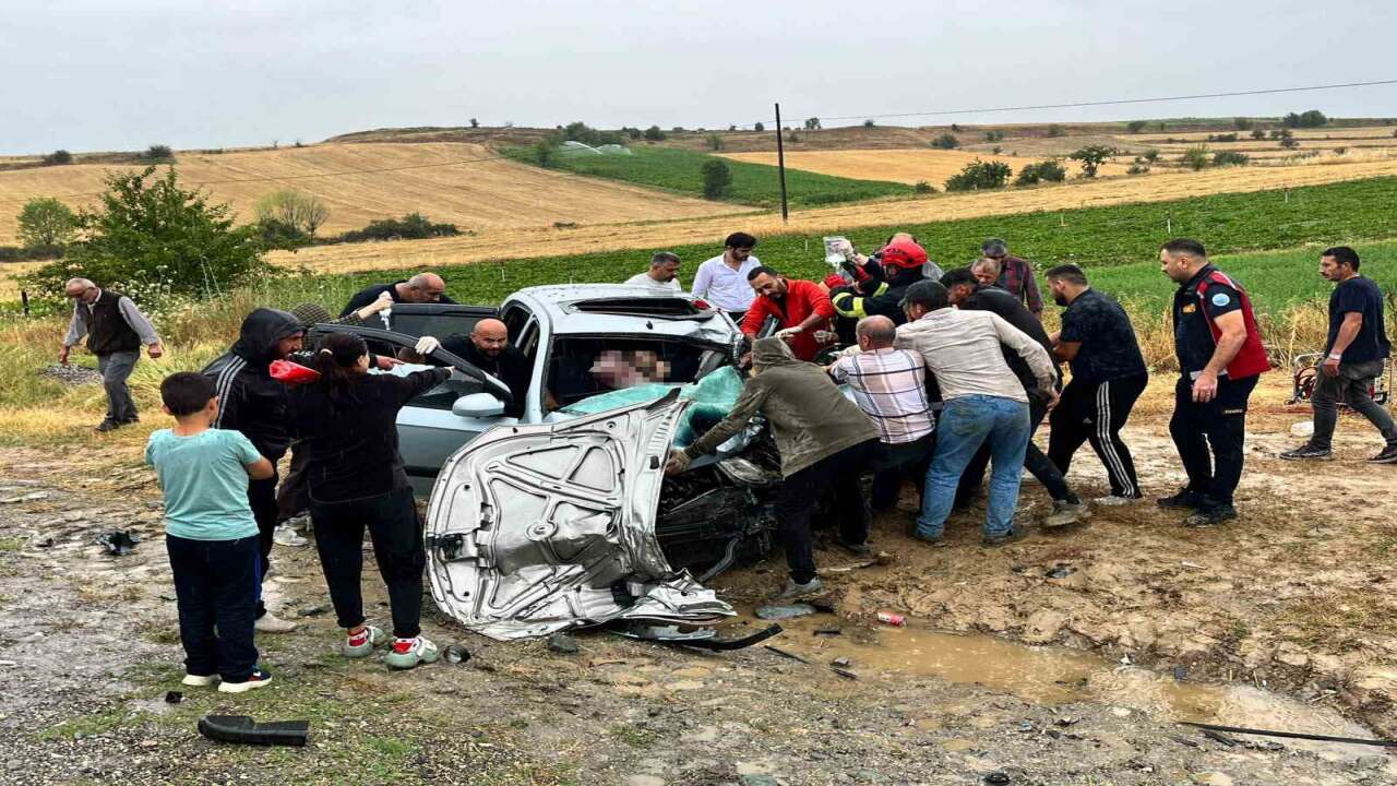 Kastamonu’da üç aracın karıştığı kazada 1 kişi hayatını kaybetti, 5 kişi yaralandı
