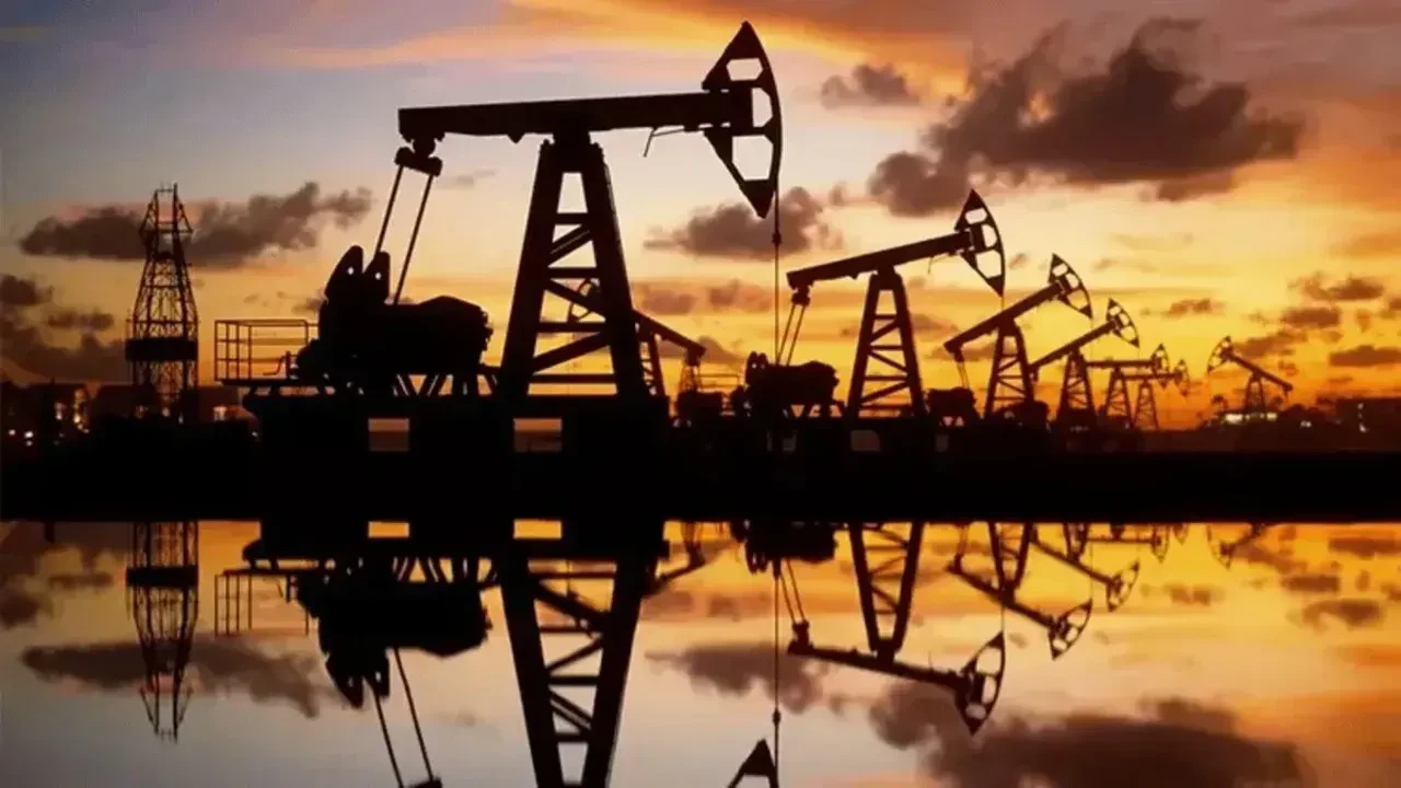 Brent petrolün varili 76,35 dolardan işlem görüyor