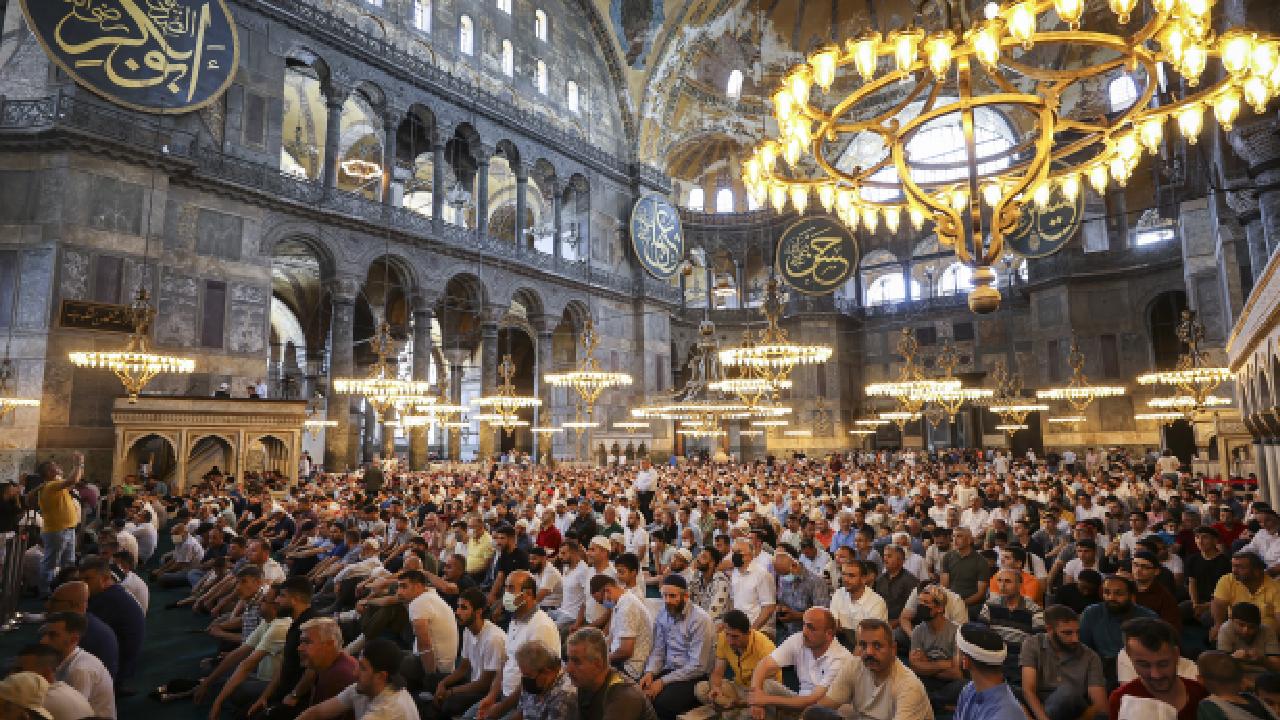 Bayram namazı saatleri açıklandı! İşte İstanbul, Ankara, İzmir ve tüm illerin vakitleri