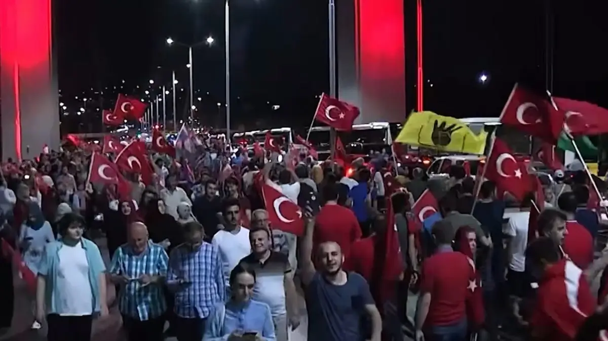 AK Parti'den 15 Temmuz'un 10. yılına özel "Zafer Bizim" paylaşımı
