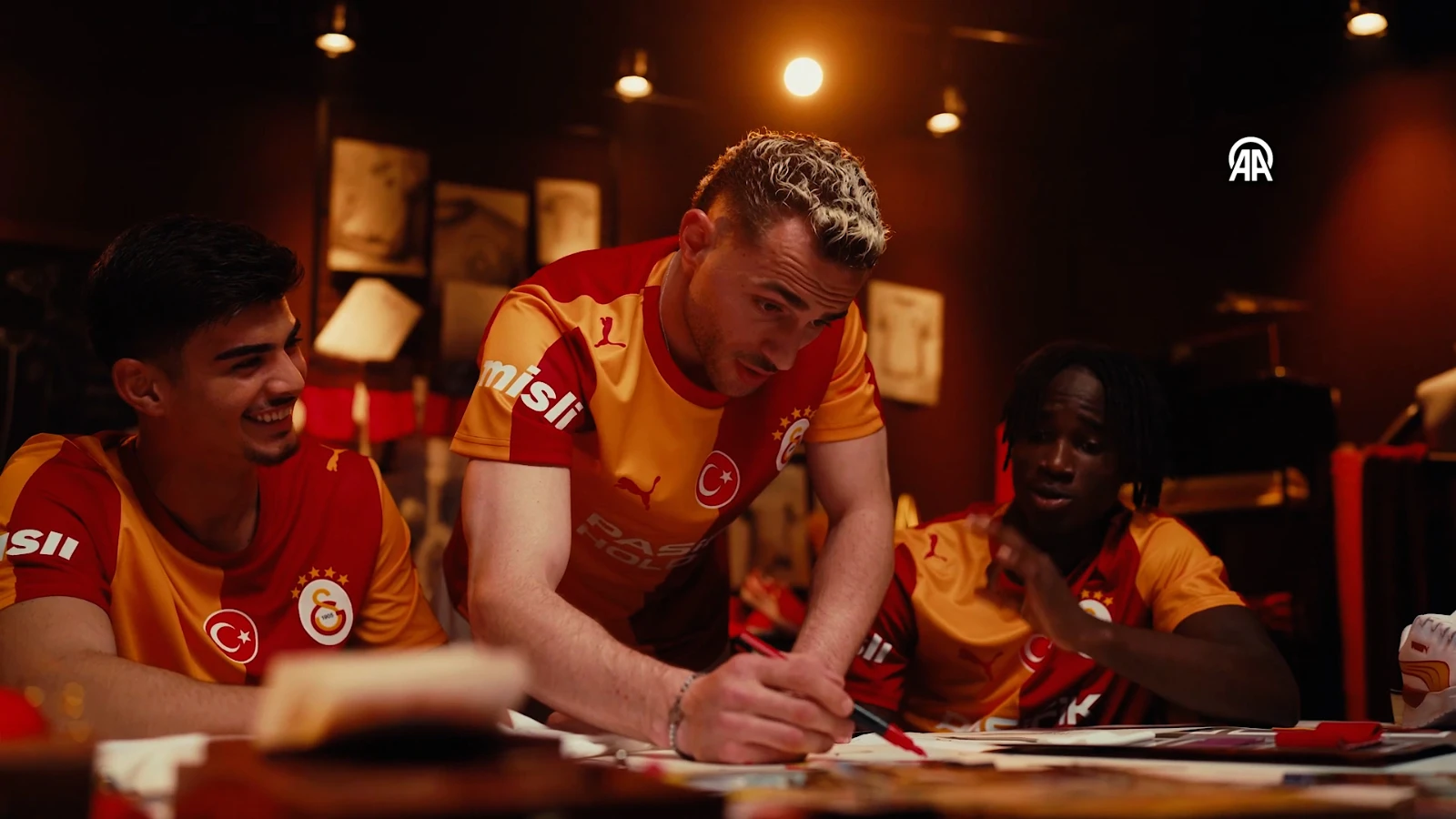 Galatasaray Futbol Takımı'nın yeni sezon formaları tanıtıldı