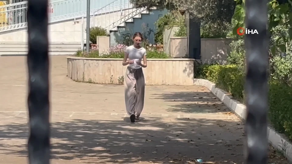 Bursa'da YKS sınavına 10 saniye geç kalan öğrenci alınmadı
