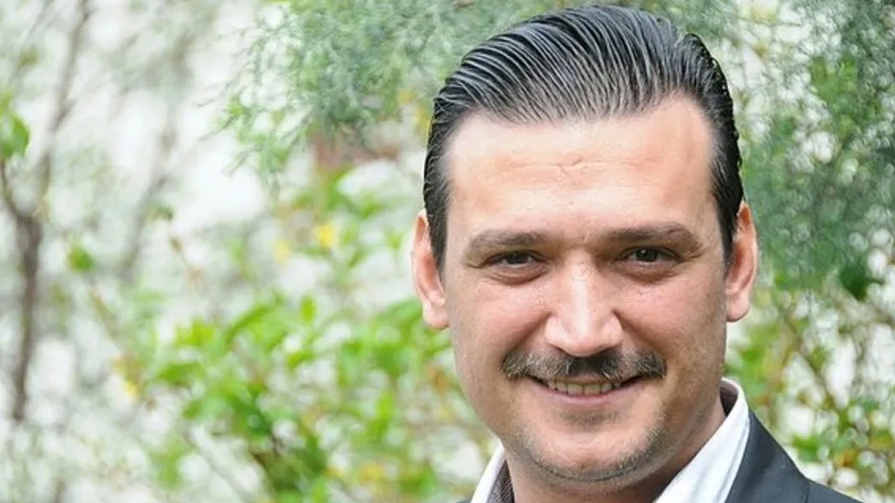 Eski manken Şenol İpek hakkında şok iddia! 'Evlilik vaadiyle 3 milyon liramı çaldı' Şenol İpek’e 3 kuruşluk dava!