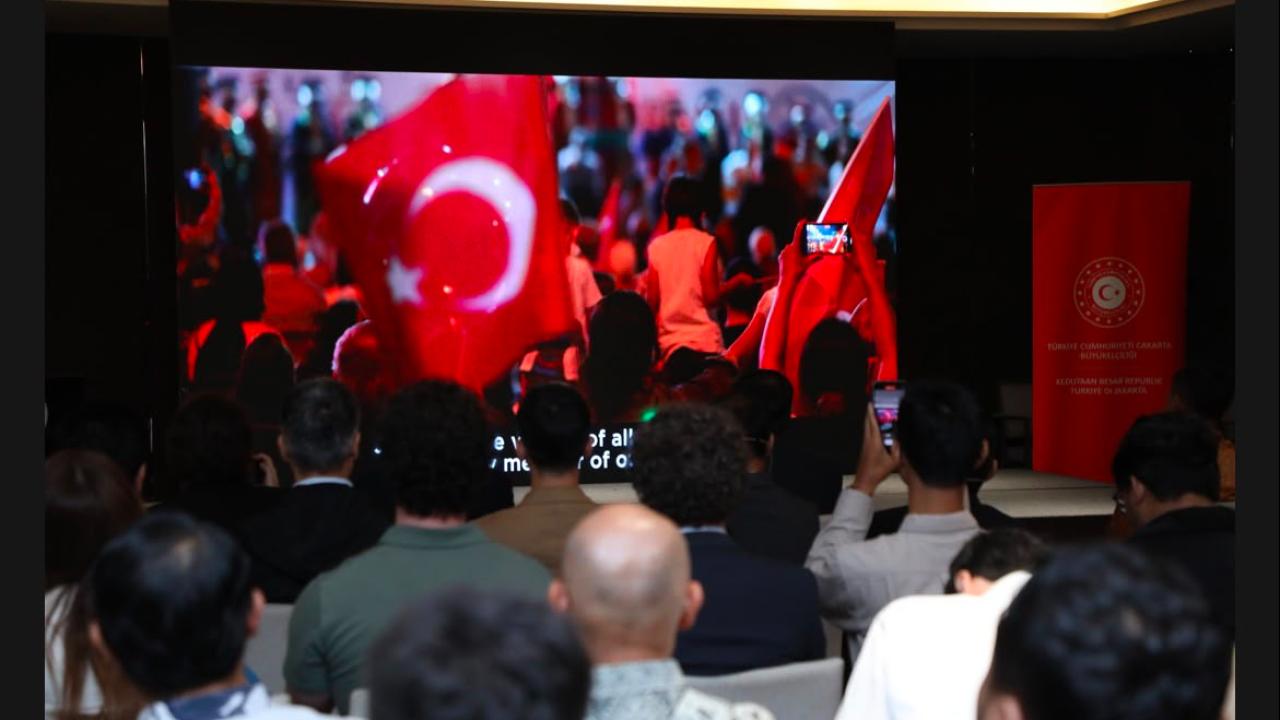 "Milli İrade ve Demokratik Direnç: 10. Yılında 15 Temmuz" panelleri düzenlendi
