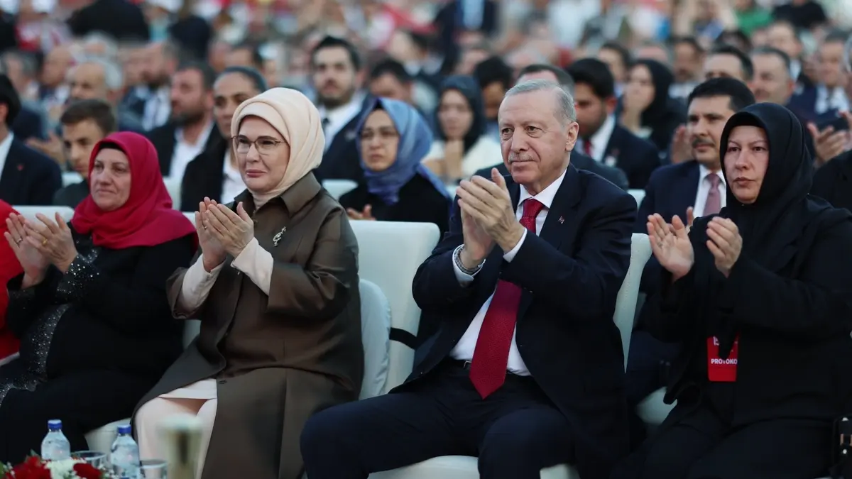 Emine Erdoğan'dan 15 Temmuz paylaşımı: Tarihi bir dönüm noktasıdır