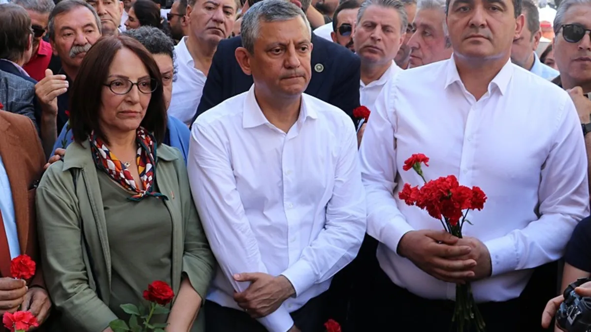 Sivas’ta Alevilerden Özgür Özel’e tepki: Siyasetinizi dışarıda yapın