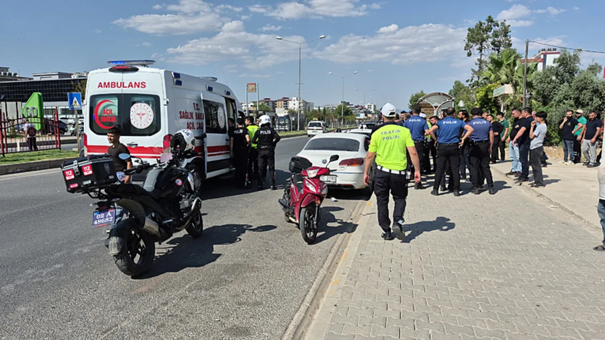 Adıyaman'da iki otomobil çarpıştı: 3 yaralı