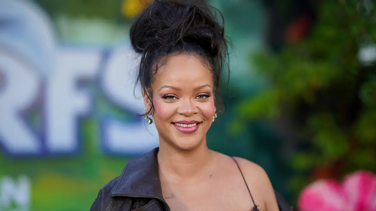 Rihanna'dan hayranlarını sevindirecek haber! Müjdeyi verdi