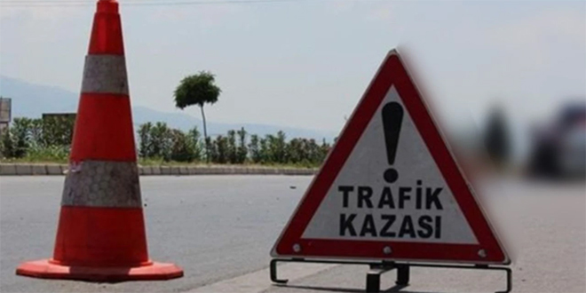 Tokat'ta otomobille motosikletin çarpıştığı kazada 2 kişi öldü