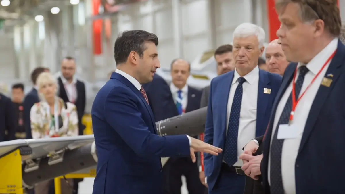 NATO Parlamenter Zirvesi'ne katılan meclis başkanlarından Baykar'a ziyaret