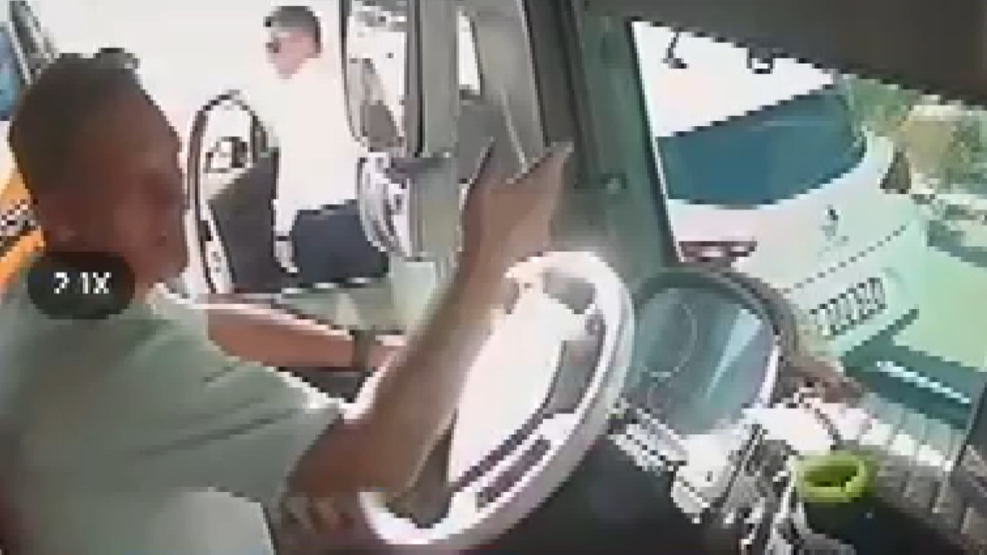 Aracından indi, 180 bin lira ceza yedi