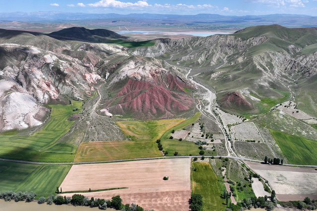 Kayseri'de doğal oluşumları barındıran Işıl Dağı keşfedilmeyi bekliyor