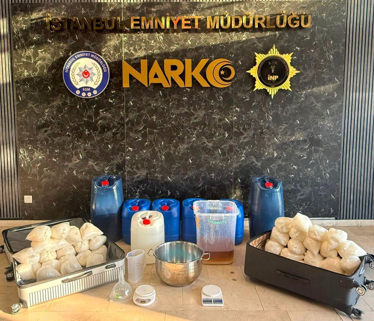 Beylikdüzü'nde uyuşturucu operasyonu: 248 kilogram metamfetamin ele geçirildi