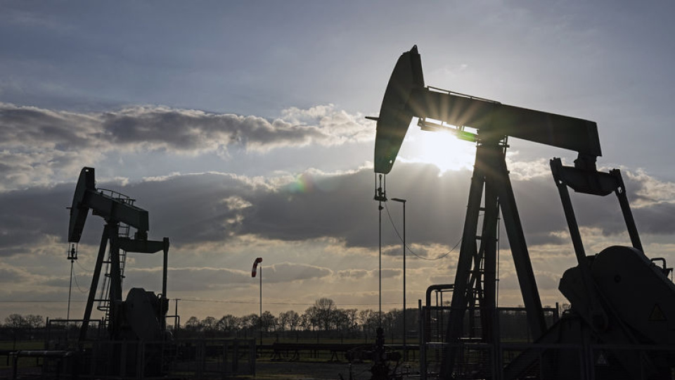 Trump'ın anlaşma açıklamasından sonra petrolde düşüş sürüyor