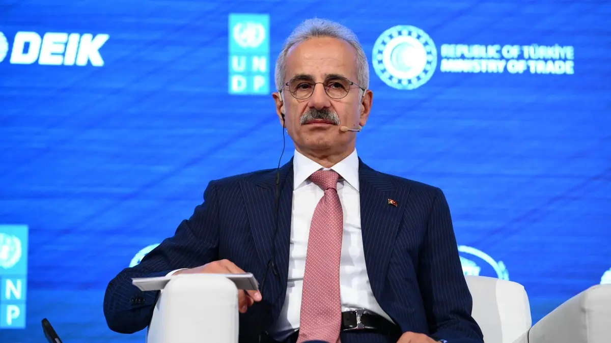 Bakan Uraloğlu'ndan koridor mesajı: Avrupa ile Asya'yı birbirine bağlayan çok stratejik bir noktadayız