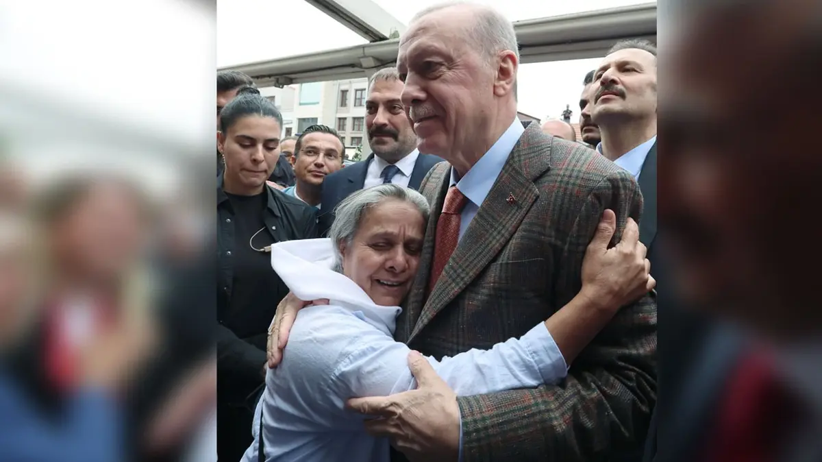 Başkan Erdoğan'a sevgi seli... Vatandaşlarla bir araya geldi