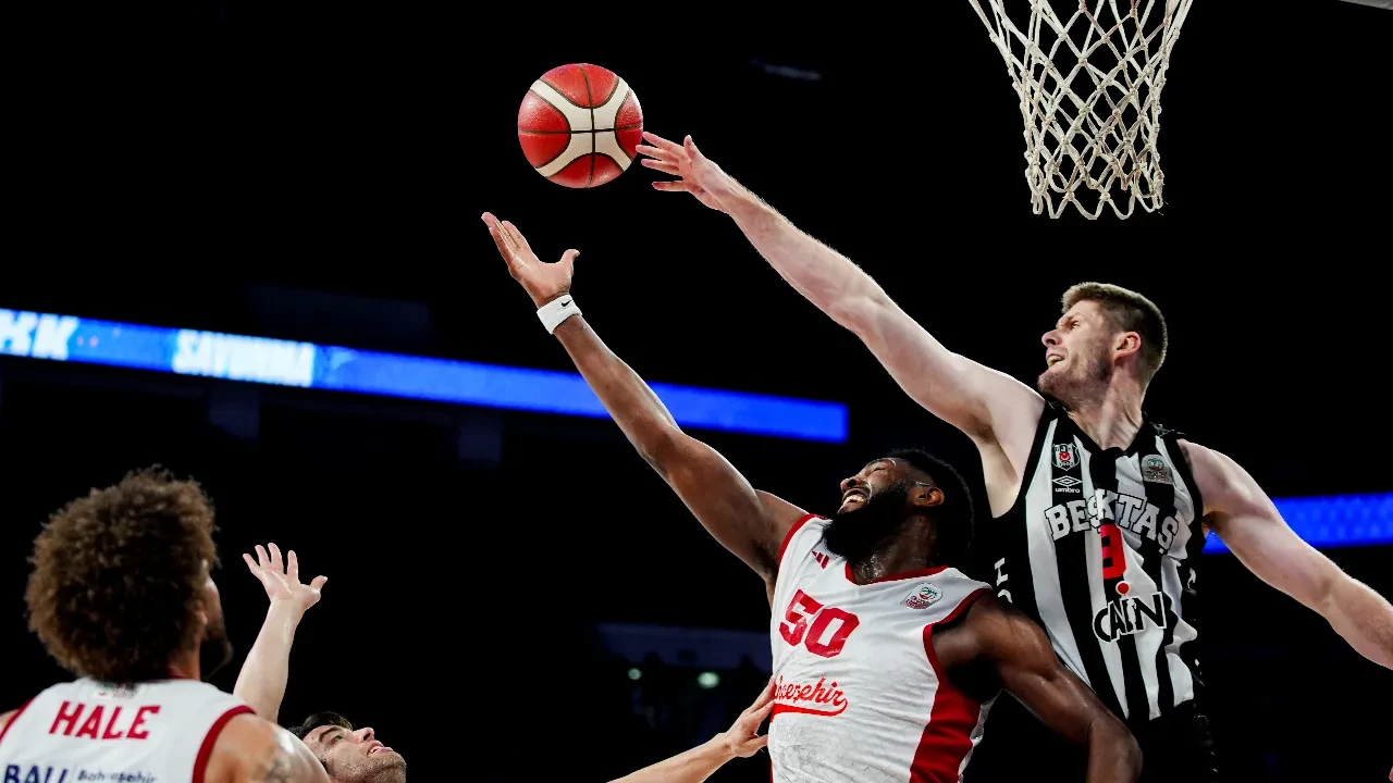 Bahçeşehir Koleji - Beşiktaş Basketbol Süper Ligi play-off yarı final maç skoru kaç kaç?