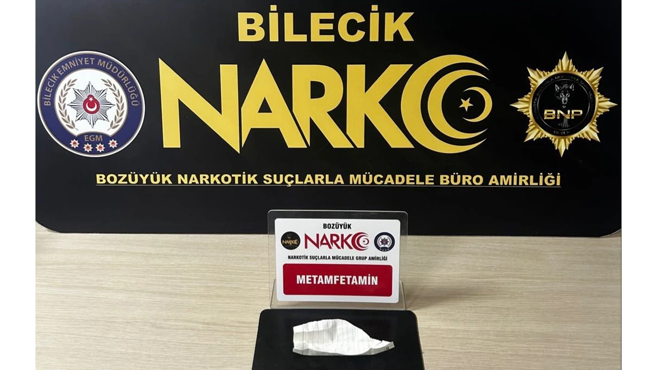 Bilecik’te üzerlerinde uyuşturucu bulunan 3 şüpheli şahıs yakalandı