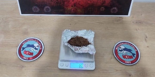 Okul önünde uyuşturucu operasyonu: 2 kişi tutuklandı