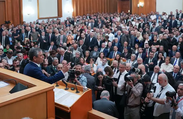 CHP Grup Başkanı Özgür Özel: 'Yeni parti felaket senaryosu için partiyi terk etmiyoruz'