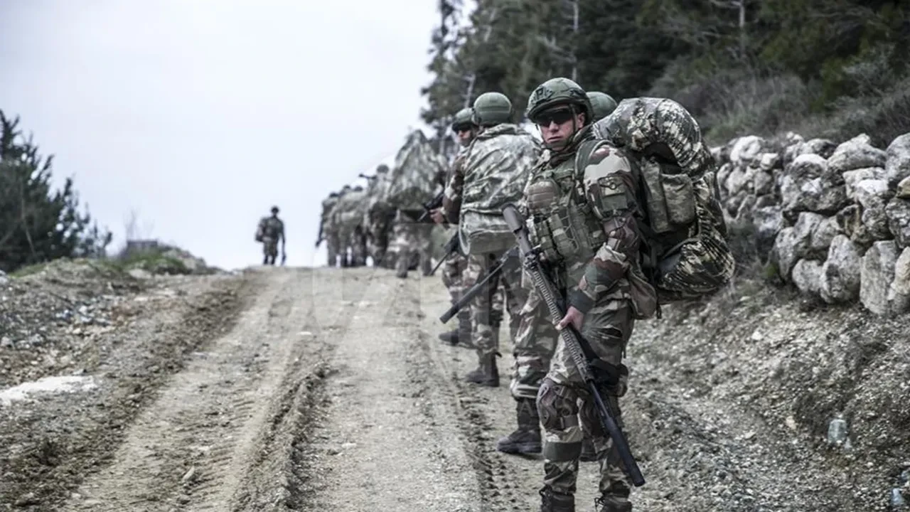 Dünyanın en iyi keskin nişancıları belli oldu! Türk askeri bir kez daha hedefi 12’den vurdu