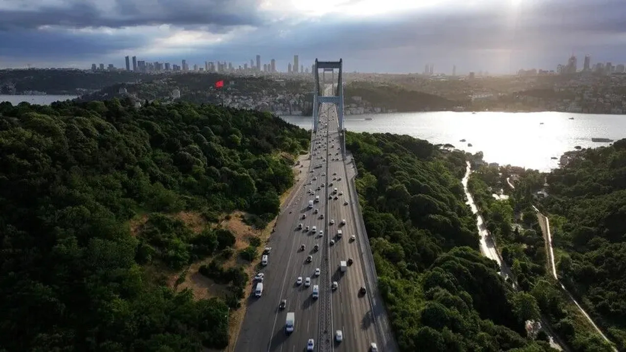Fatih Sultan Mehmet Köprüsü'nden 38 yılda 2.3 milyar araç geçti
