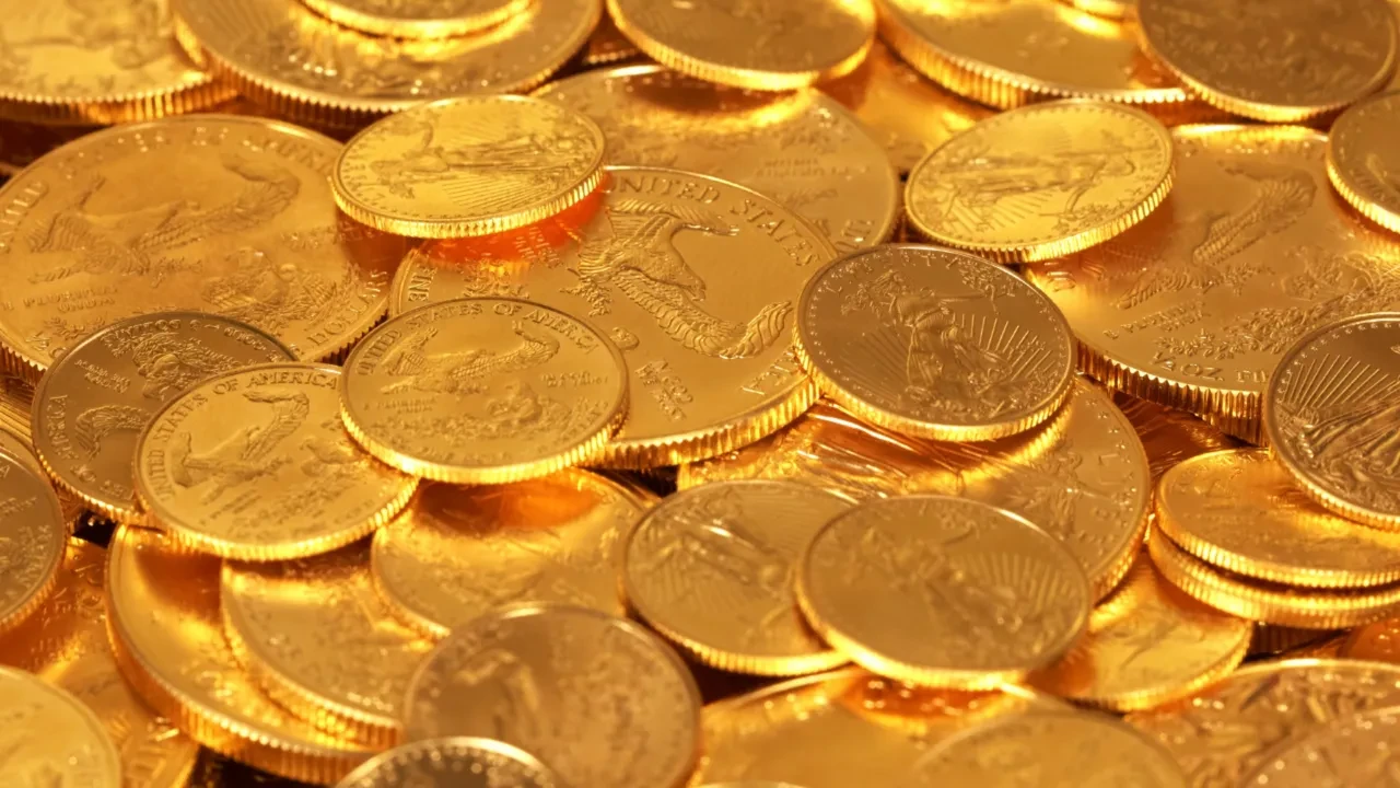 Altın fiyatları neden düşüyor? Dev bankadan ölümcül kesişme uyarısı!