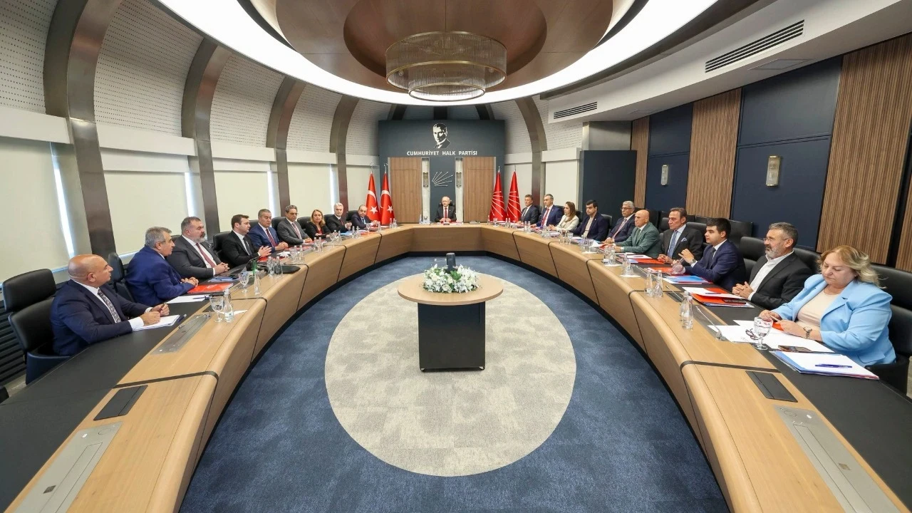 Kılıçdaroğlu kurultayı 2027 Nisan’da yapacak