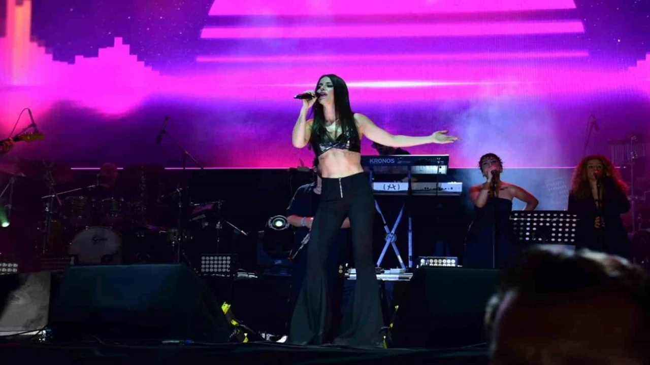 Mut Festivalinde Ceza ve Simge rüzgarı esti