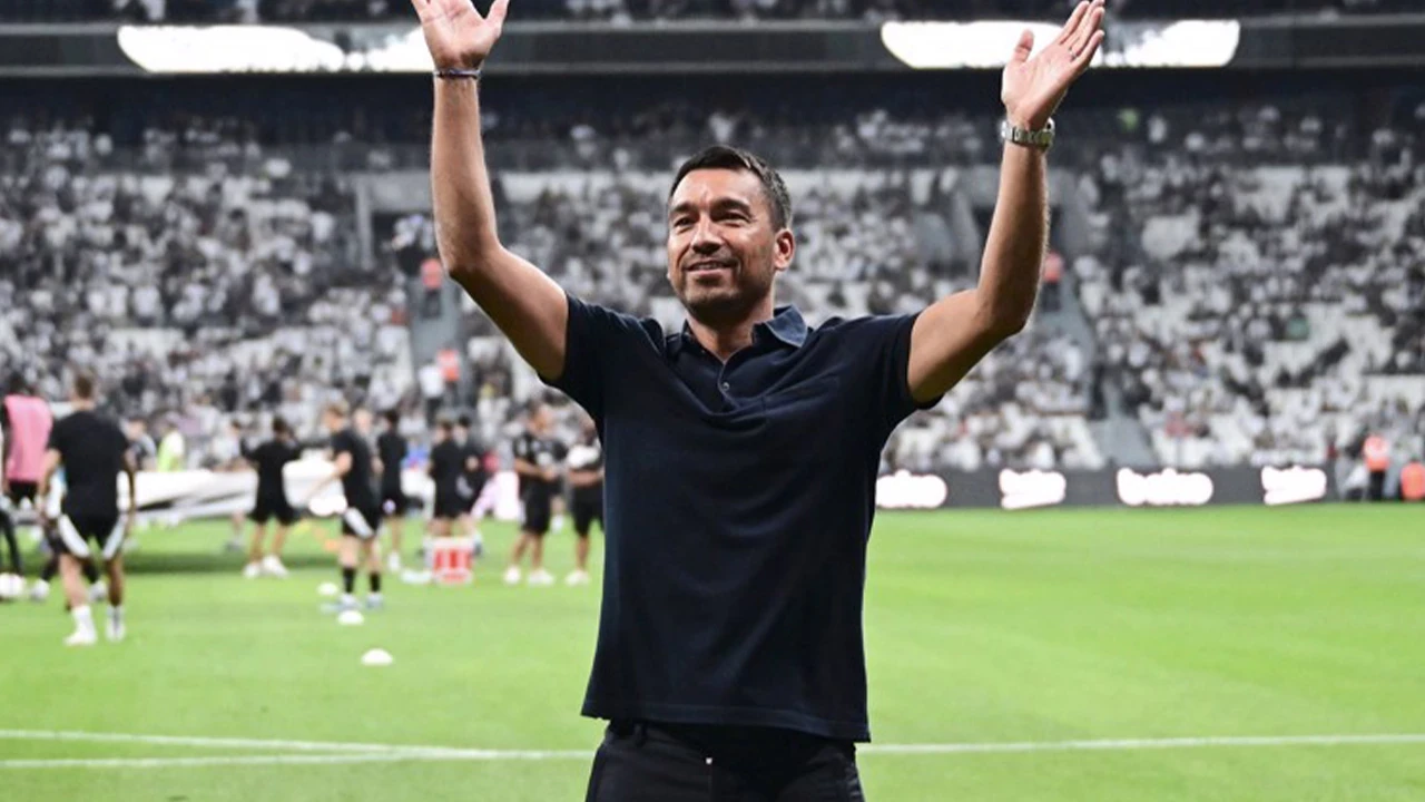 Giovanni van Bronckhorst yıllar sonra Feyenoord'a geri döndü