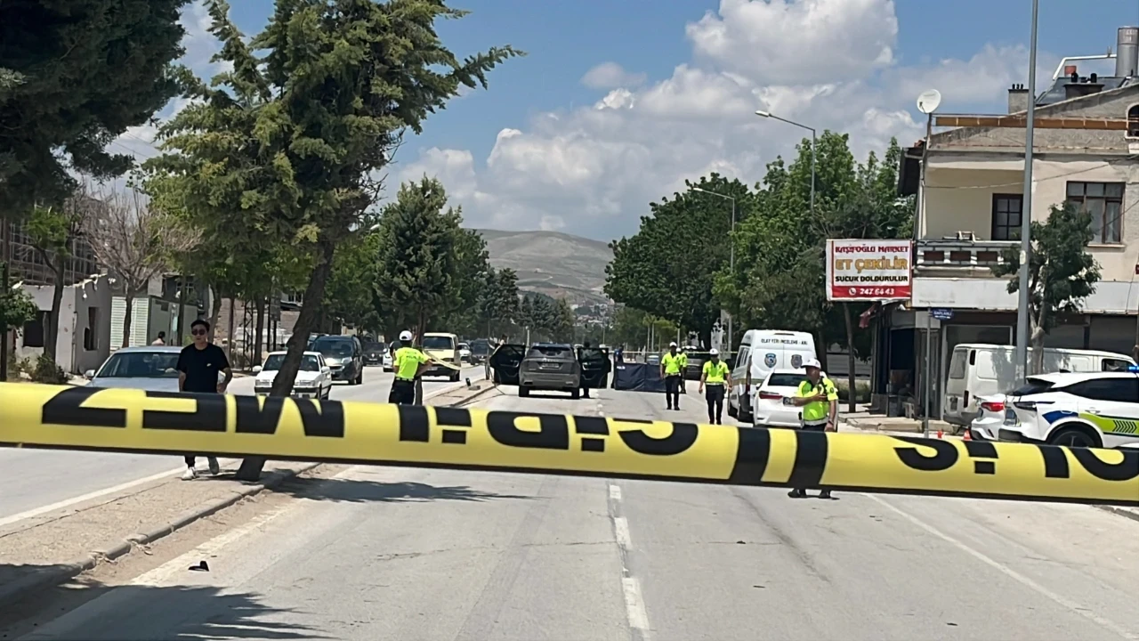 Yolun karşısına geçerken öldü