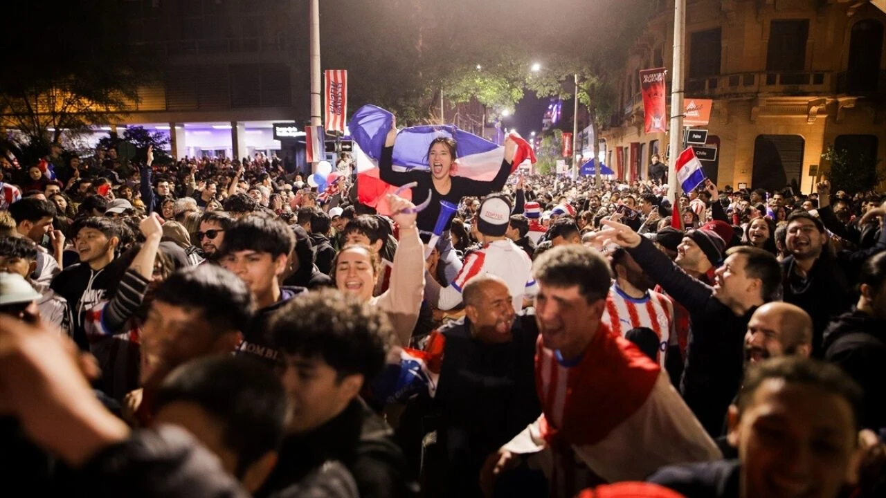 Paraguay'da Dünya Kupası coşkusu! Ulusal tatil ilan edildi!