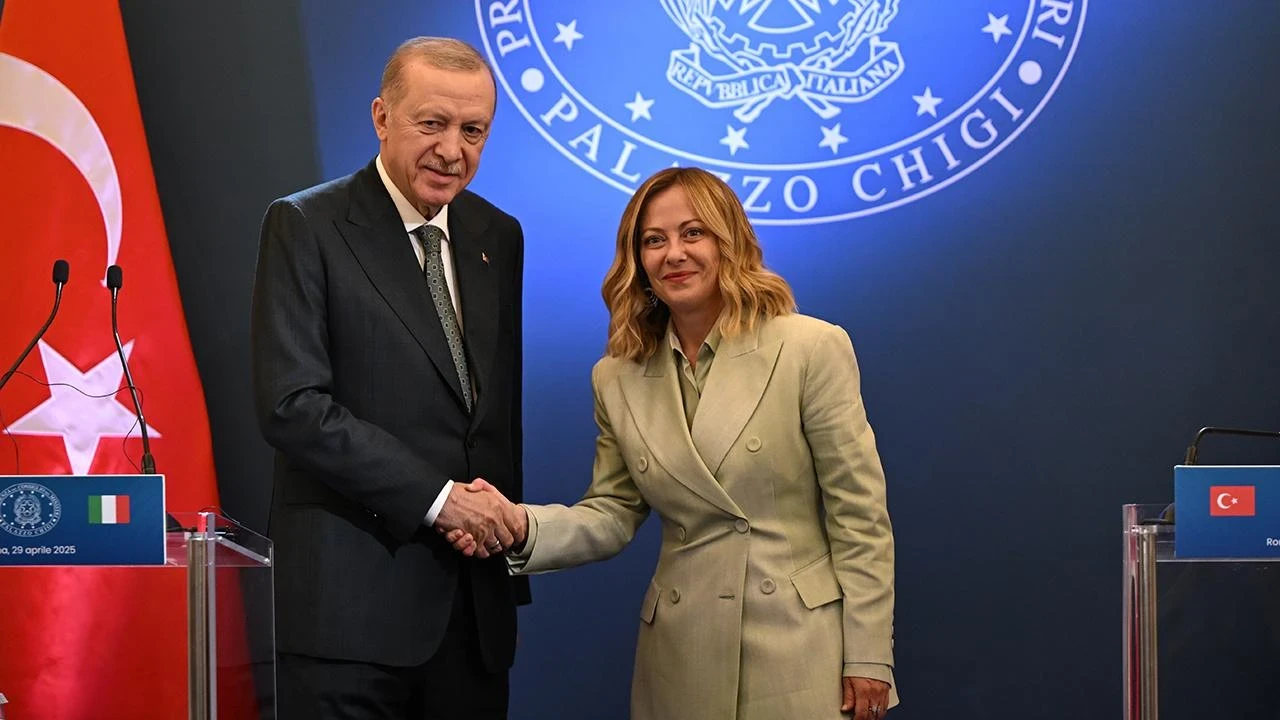 Nato öncesi Cumhurbaşkanı Erdoğan, Meloni ile görüştü