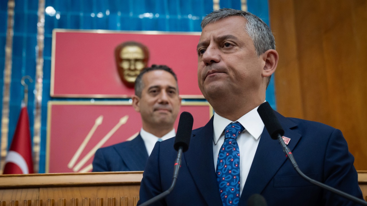Özgür Özel ve ekibi mahkemeye gidiyor