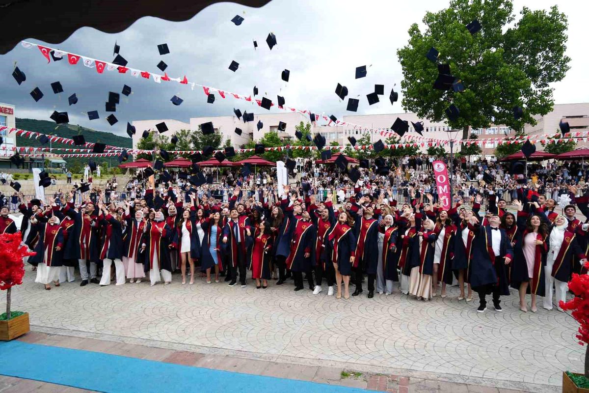 OMÜ Diş Hekimliği Fakültesi 129 mezun verdi