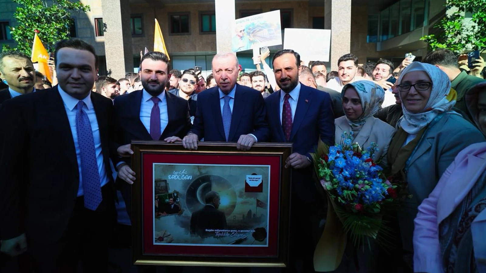 AK Partili gençlerden Erdoğan'a Babalar Günü sürprizi