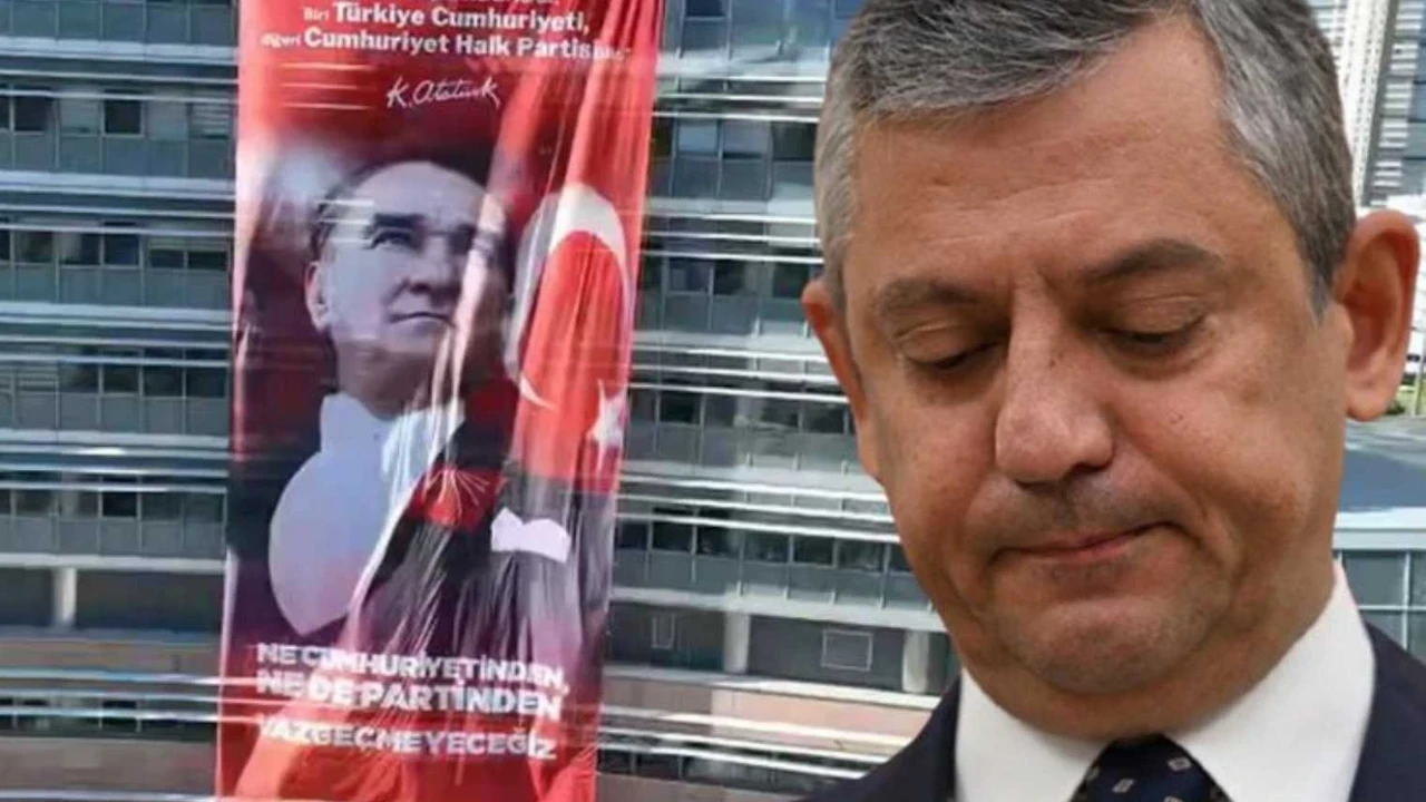CHP Genel Merkezi'nde dikkat çeken afiş