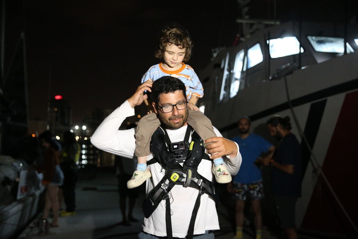 Milli yelkenci Doğukan Kandemir, Hopa'dan İskenderun'a rekor sürede ulaştı