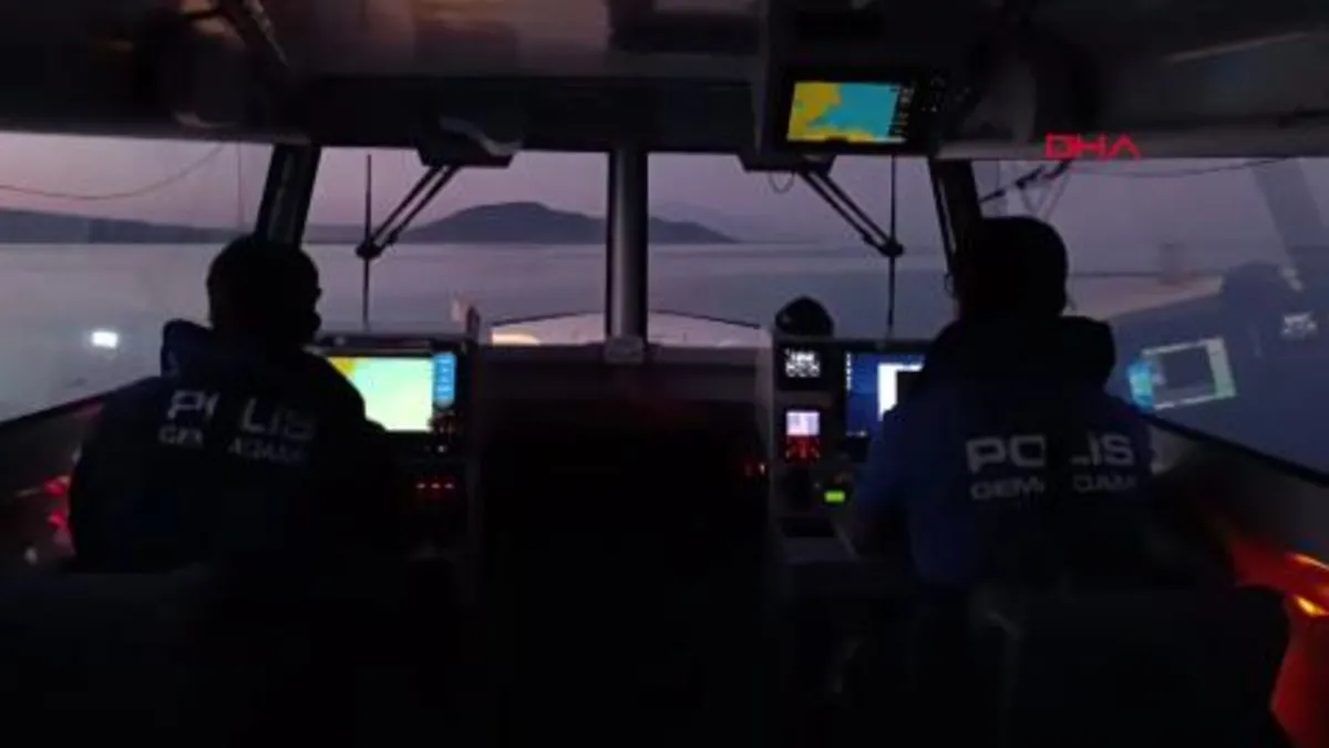 Van Gölü'nde mahsur kalan 3'ü çocuk 7 kişi polis ekiplerince kurtarıldı
