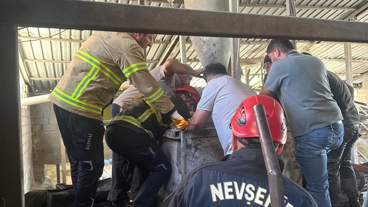 Harç karma makinesine düşen işçi yaşamını yitirdi