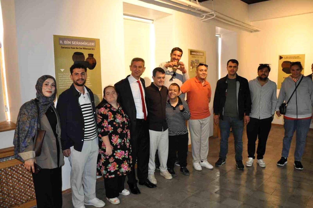 Özel bireylerden Muş Müzesi'ne ziyaret