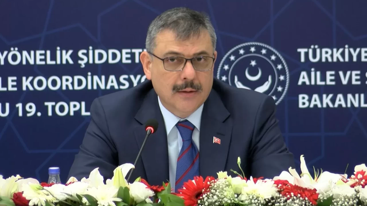 Bakan Çiftçi: KADES’i 9,7 milyon kişi indirdi, 2,1 milyon ihbar alındı!
