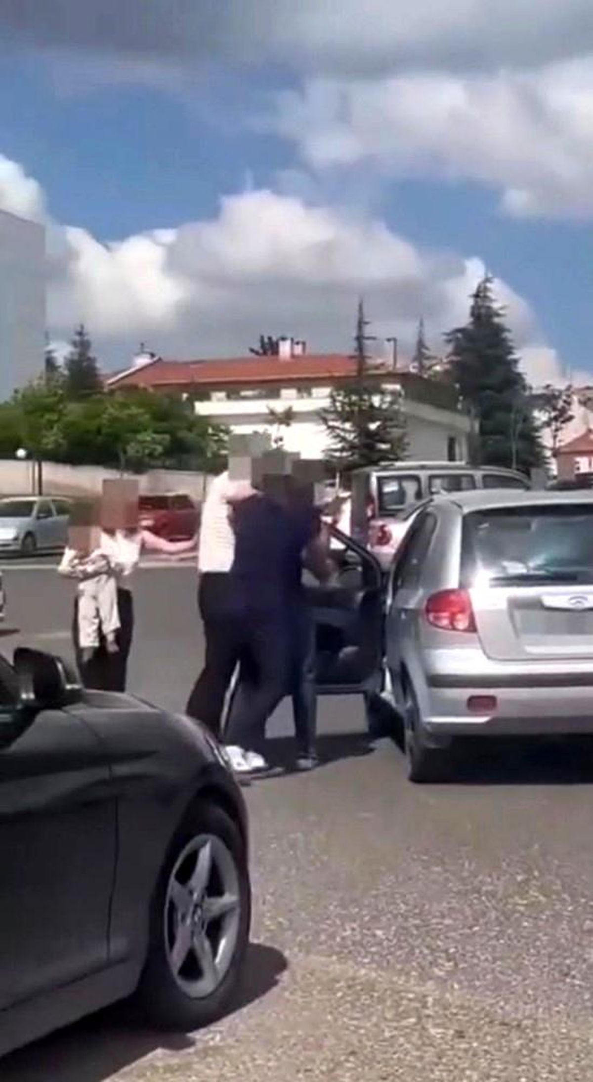 Trafikte aracından inerek sürücüye saldıran şahsa 180 bin TL ceza