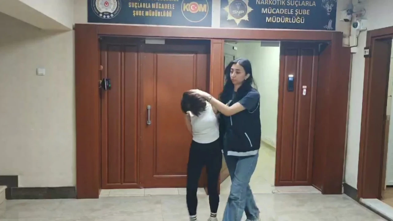 Otogarda uyuşturucu operasyonu: 2 şüpheli tutuklandı