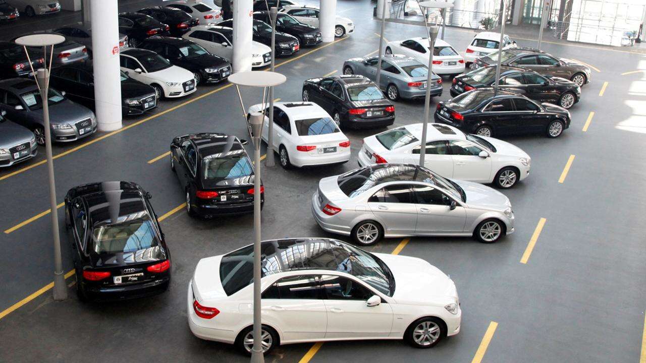 Ticaret Bakanlığı'ndan otomotiv sektörüne düzenleme: Kısıtlama 2027'ye kadar sürecek