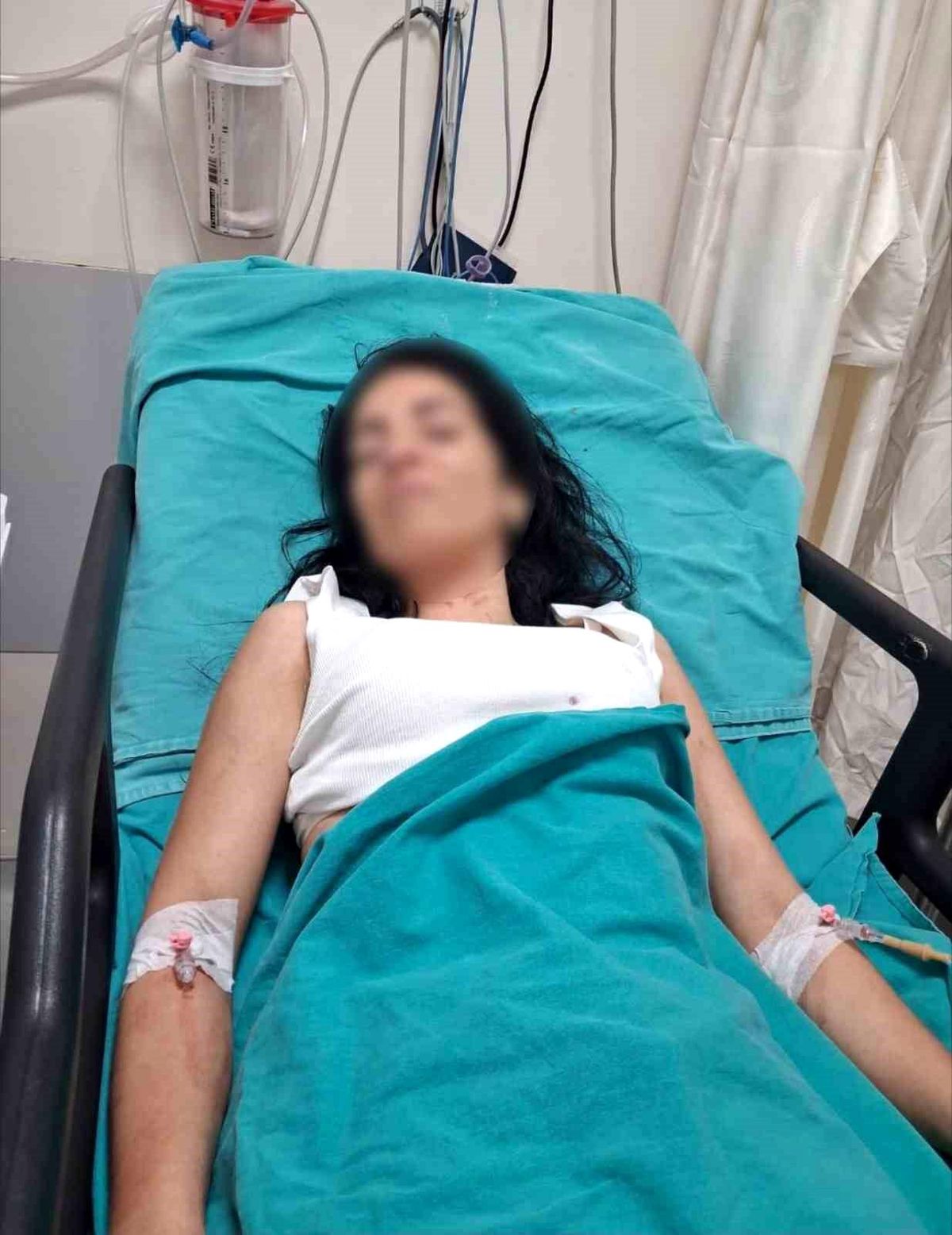 Boşanma aşamasındaki eşini defalarca bıçaklayan koca tutuklandı