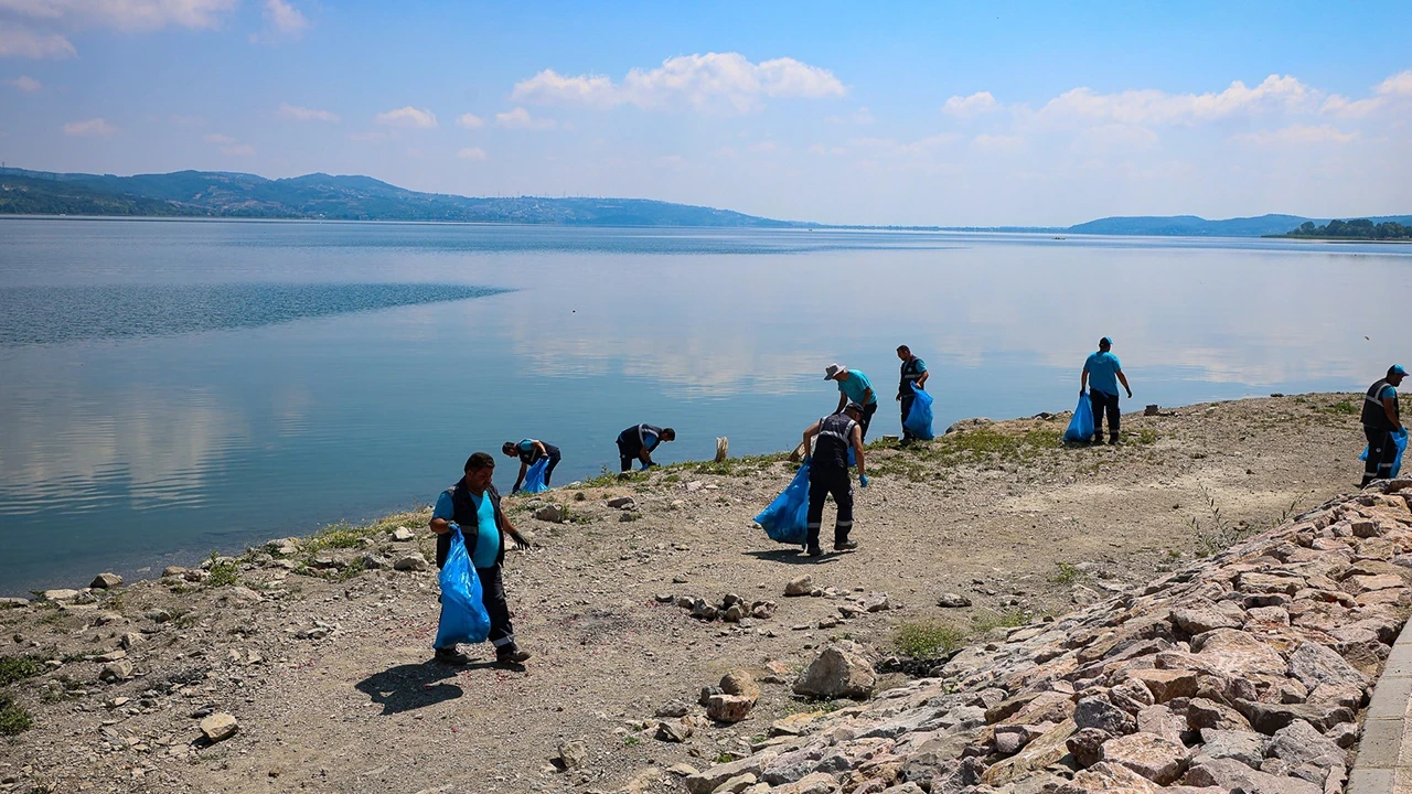 Sapanca Gölü’nde dev temizlik